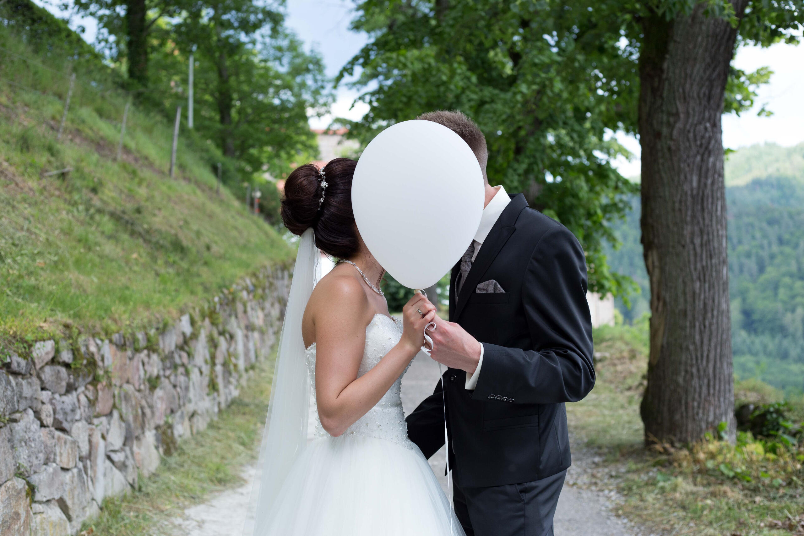 wedding photographer, professional wedding photographer, wedding photography, documentary wedding photography, natural wedding photography, emotional wedding photos, wedding photographer in Paris, wedding photographer in Rome, wedding photographer in Barce